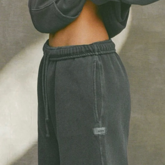 Brand New- JOAH BROWN Oversized Straight Leg Jogger in Washed Black Terry 🩶✨ - Picture 3 of 14